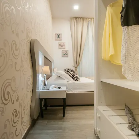 Elenoire & 3* Roma